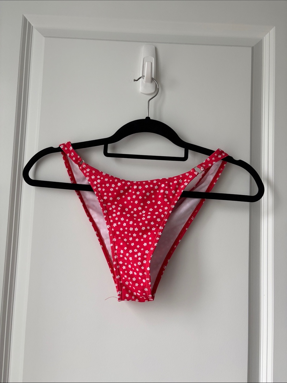 SHEIN Red and White Flower Bikini Set - Picture 4 of 5